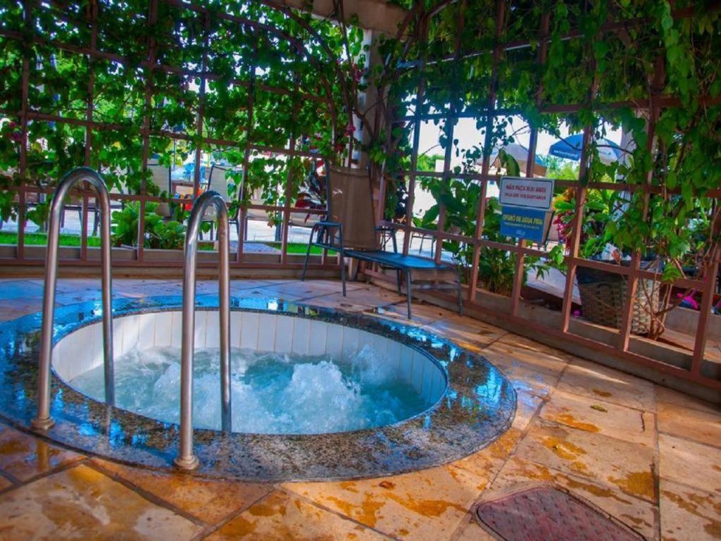 Lacqua diroma apartamento completo com fogão, geladeira, micro-ondas, Piscina 24h, acomoda até 5 pessoas Caldas Novas Esterno foto