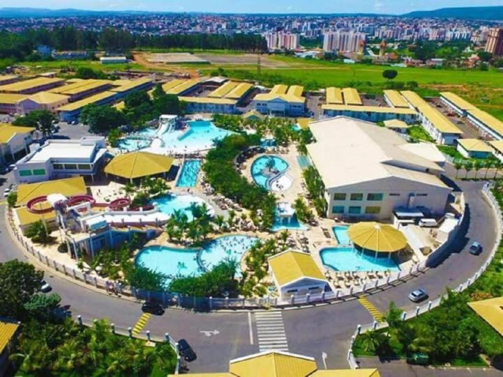 Lacqua diroma apartamento completo com fogão, geladeira, micro-ondas, Piscina 24h, acomoda até 5 pessoas Caldas Novas Esterno foto