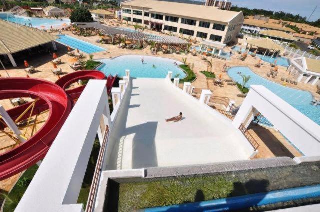 Lacqua diroma apartamento completo com fogão, geladeira, micro-ondas, Piscina 24h, acomoda até 5 pessoas Caldas Novas Esterno foto