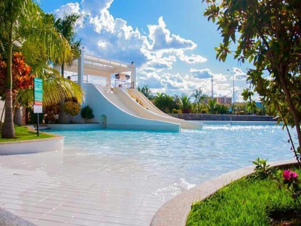 Lacqua diroma apartamento completo com fogão, geladeira, micro-ondas, Piscina 24h, acomoda até 5 pessoas Caldas Novas Esterno foto
