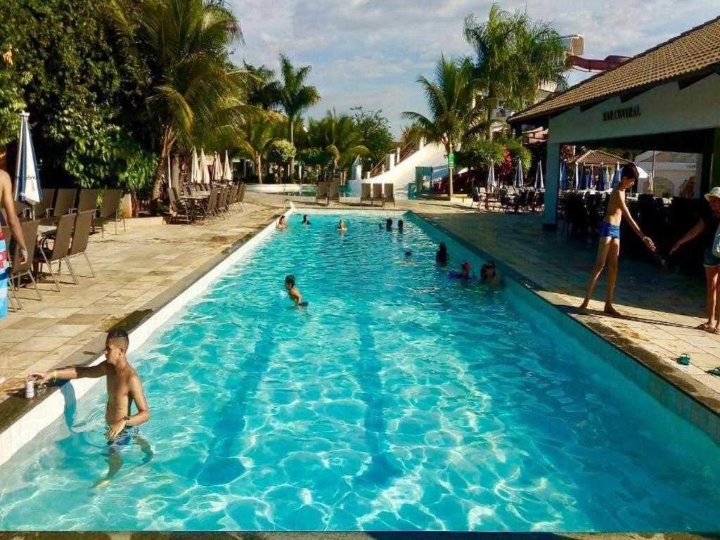 Lacqua diroma apartamento completo com fogão, geladeira, micro-ondas, Piscina 24h, acomoda até 5 pessoas Caldas Novas Esterno foto