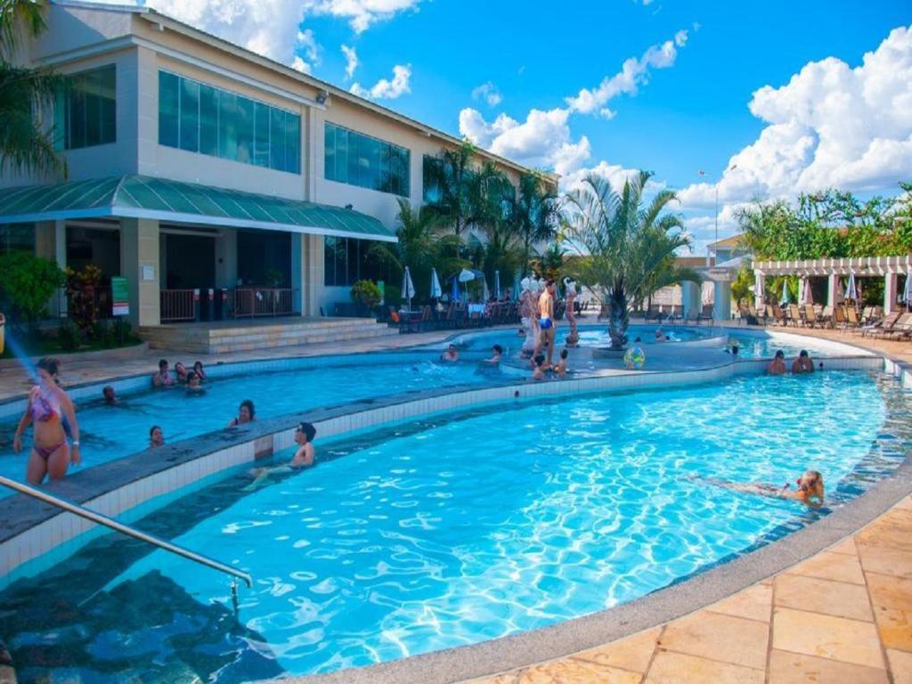 Lacqua diroma apartamento completo com fogão, geladeira, micro-ondas, Piscina 24h, acomoda até 5 pessoas Caldas Novas Esterno foto